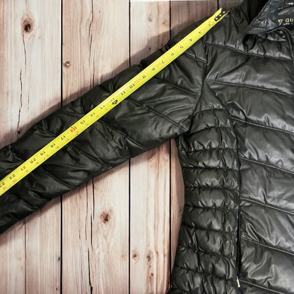 Guess puffer winter jacket size XL. - Picture 6 of 6